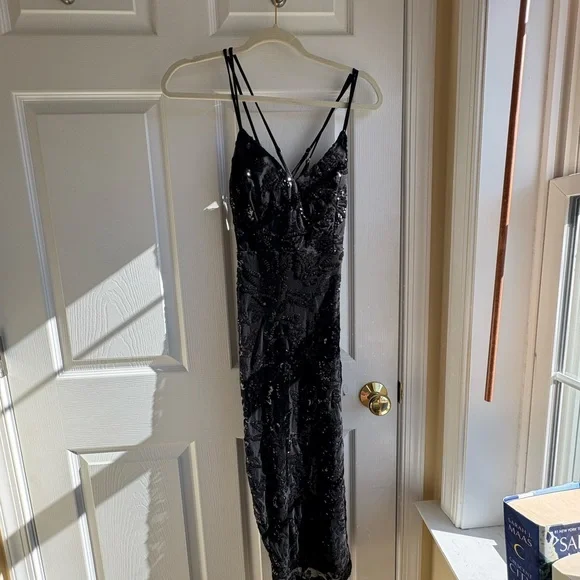 Windsor Black Evening Dress - Picture 5 of 8